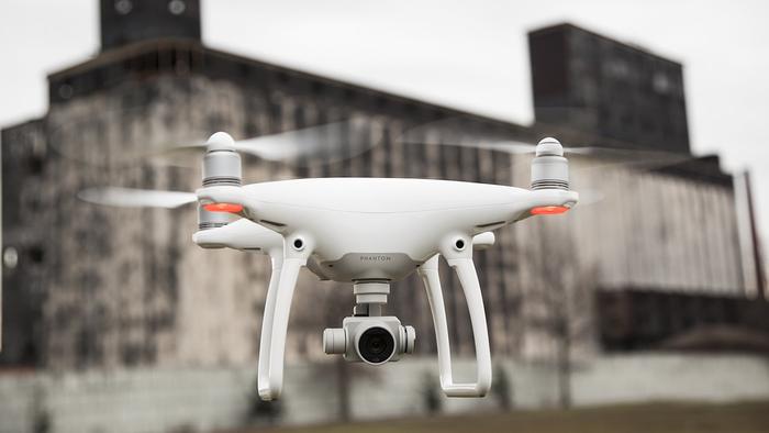 Drone DJI Phantom 4 - Seri Terbaru & Tercanggih dari DJI Quadcopter RC - Image 2